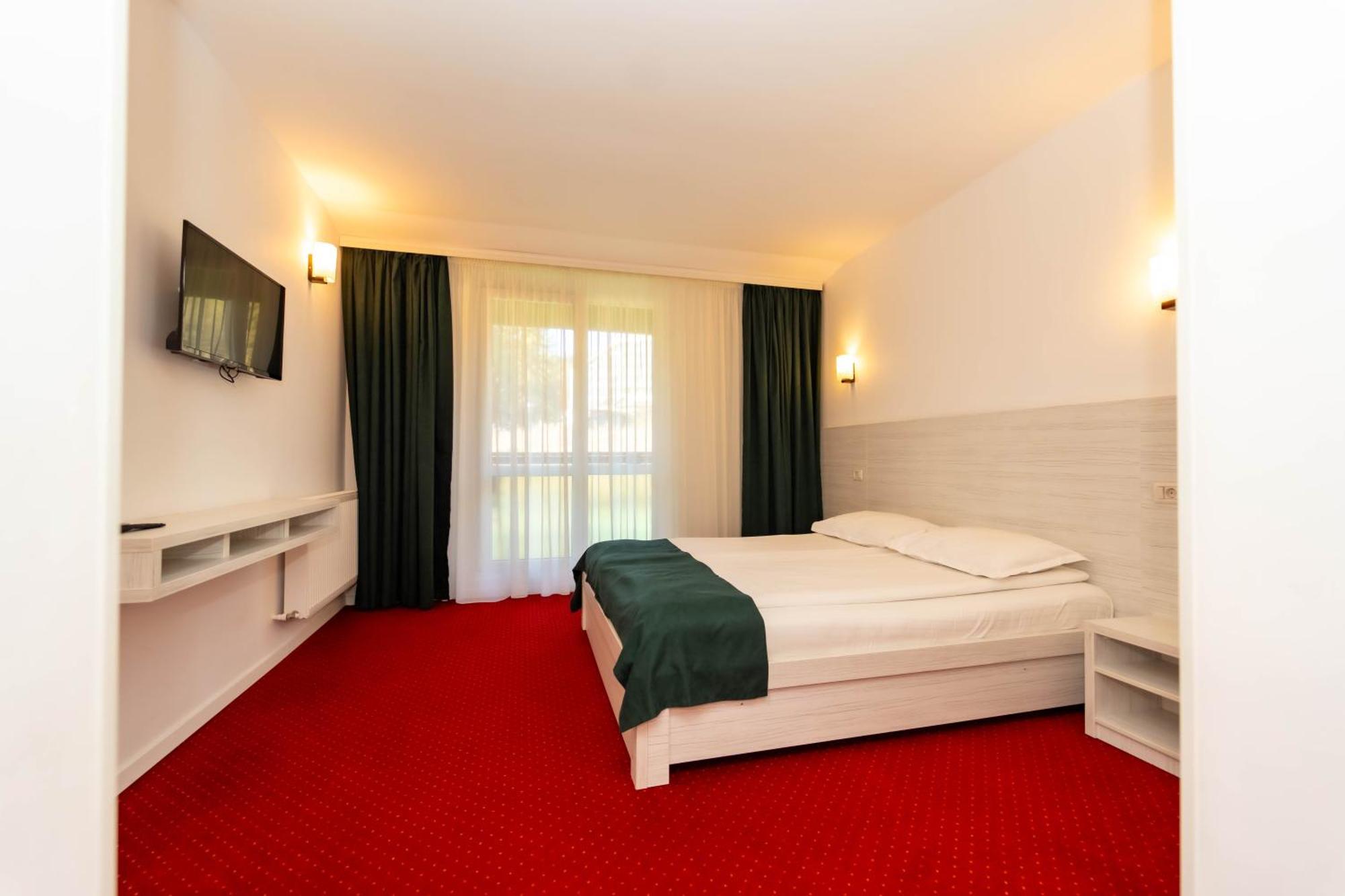 Hotel Cirus Предеал Екстериор снимка