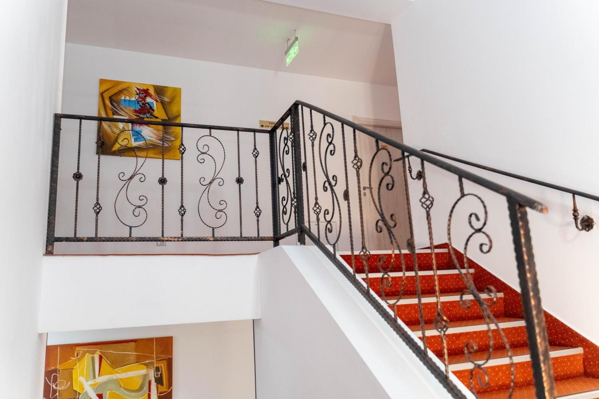Hotel Cirus Предеал Екстериор снимка