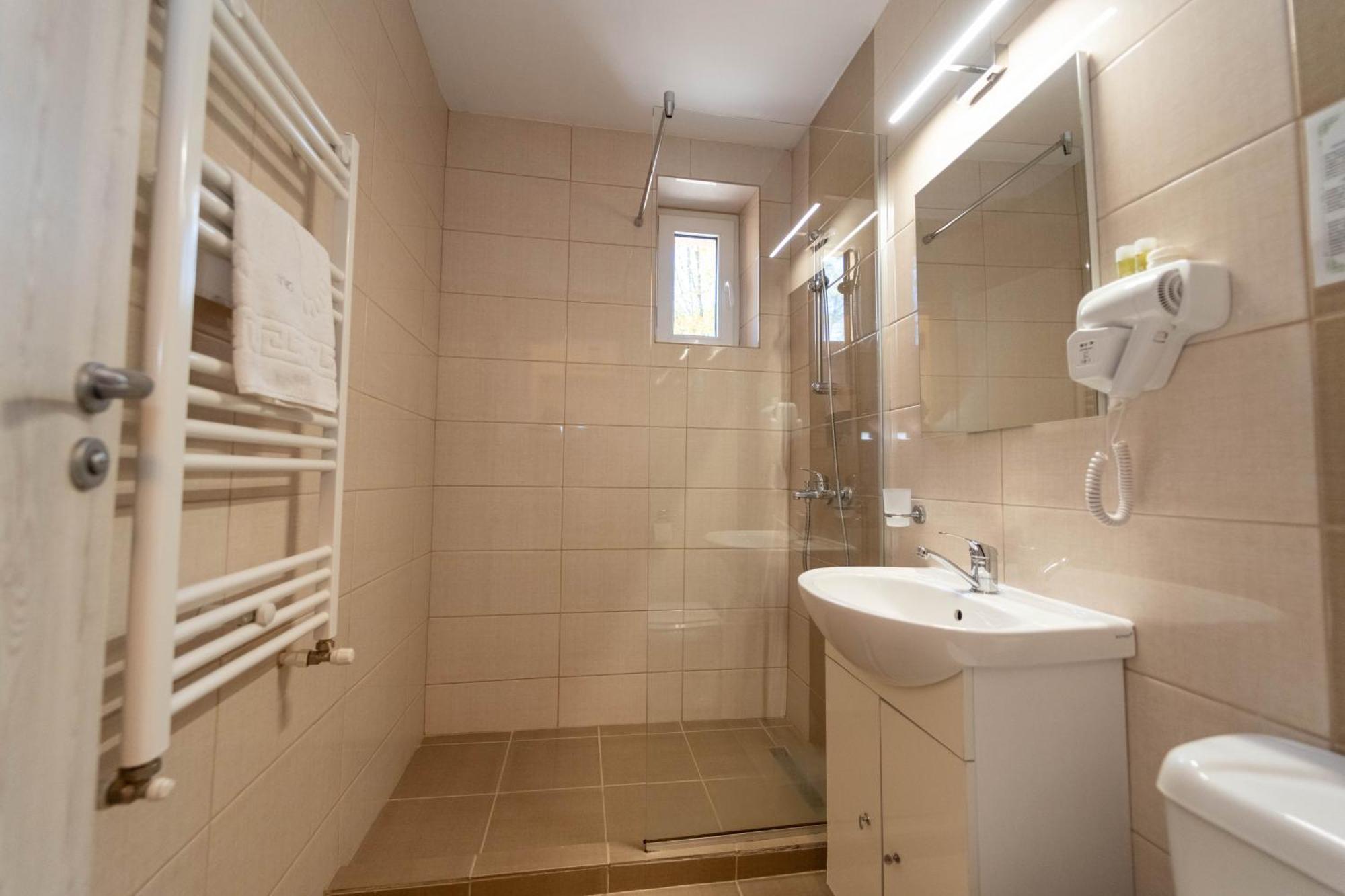 Hotel Cirus Предеал Екстериор снимка
