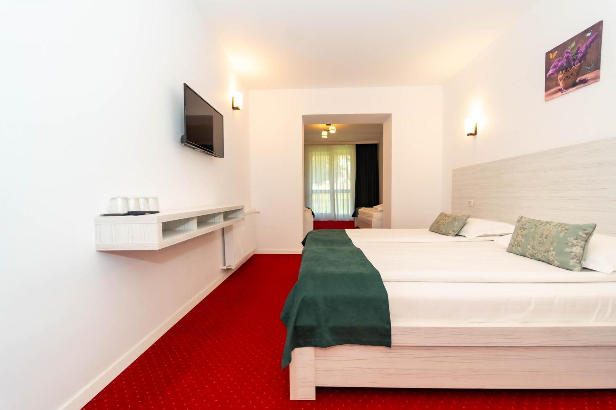 Hotel Cirus Предеал Екстериор снимка