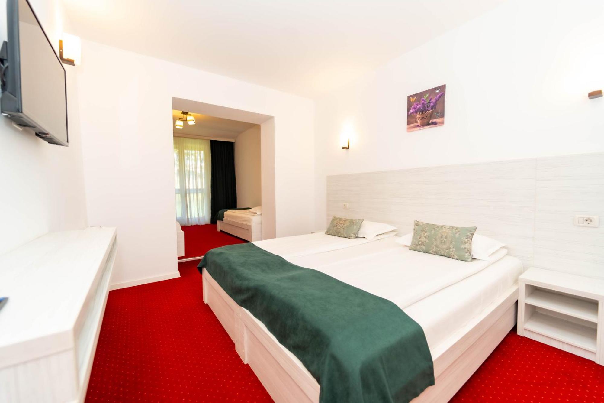 Hotel Cirus Предеал Екстериор снимка