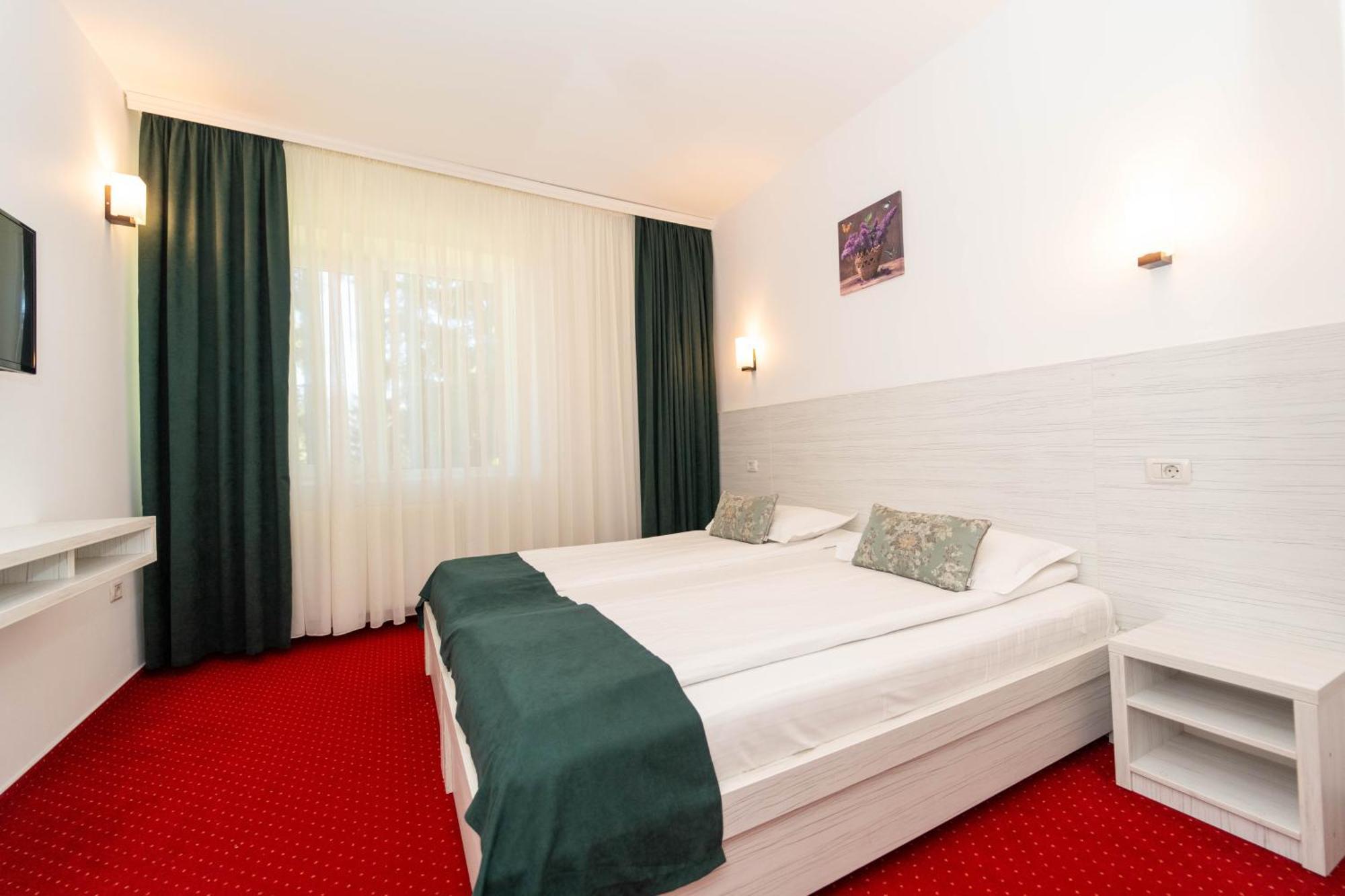 Hotel Cirus Предеал Екстериор снимка