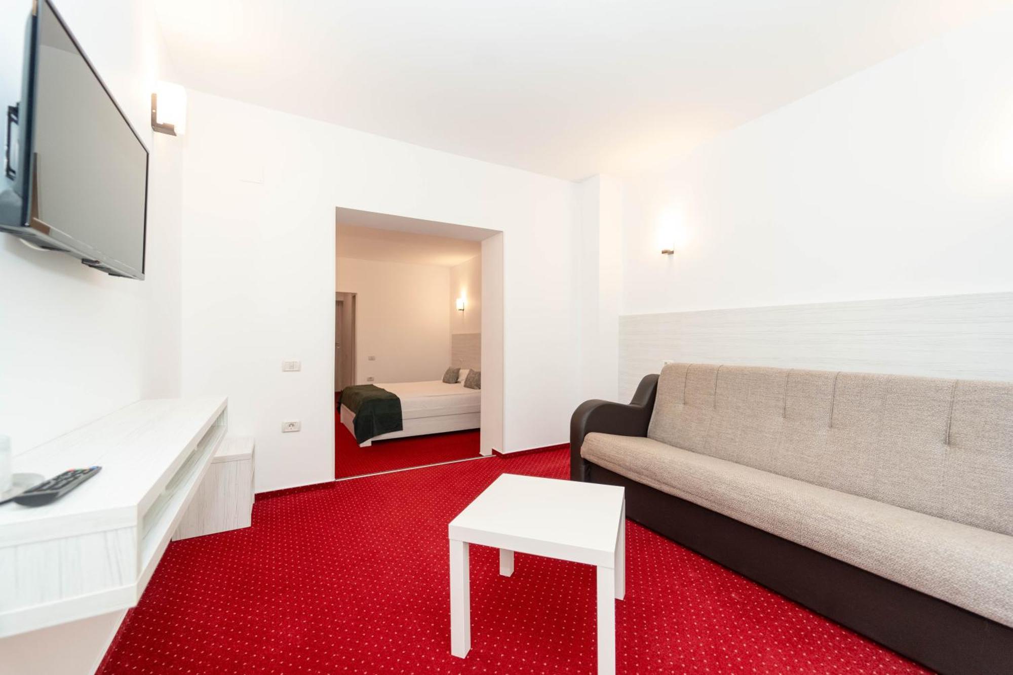 Hotel Cirus Предеал Екстериор снимка