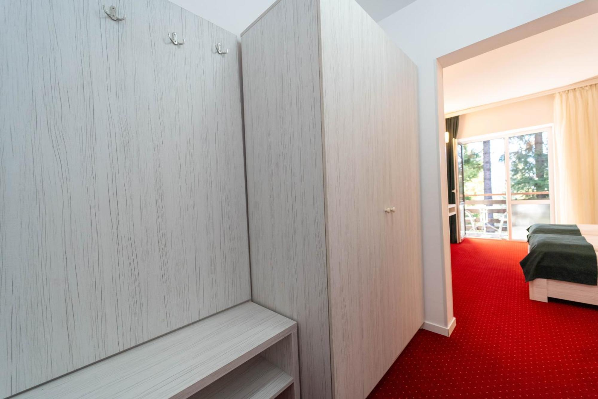 Hotel Cirus Предеал Екстериор снимка